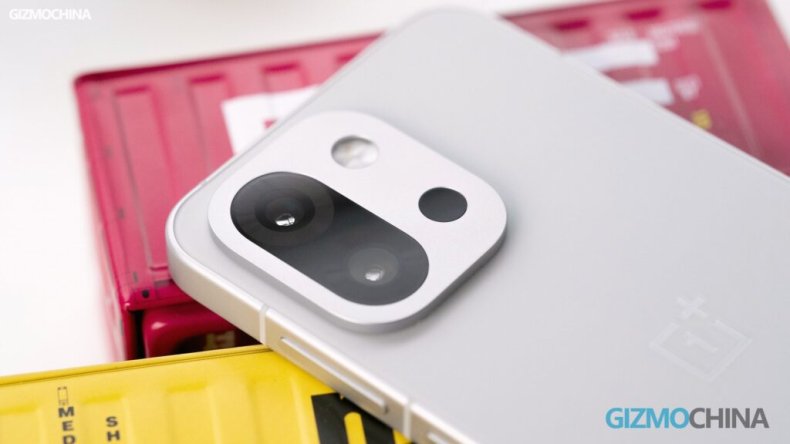 Утечка информации о камере OnePlus 15T вызывает большой интерес