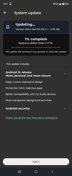 Motorola Razr Ultra 2025 Android 16 update