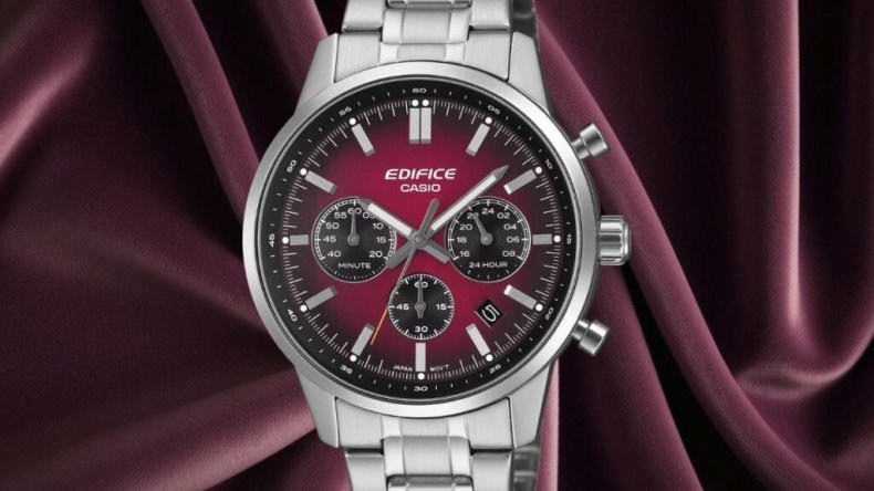 В Европу поступают новые часы-хронограф Casio Edifice EFR-575 с градиентным циферблатом
