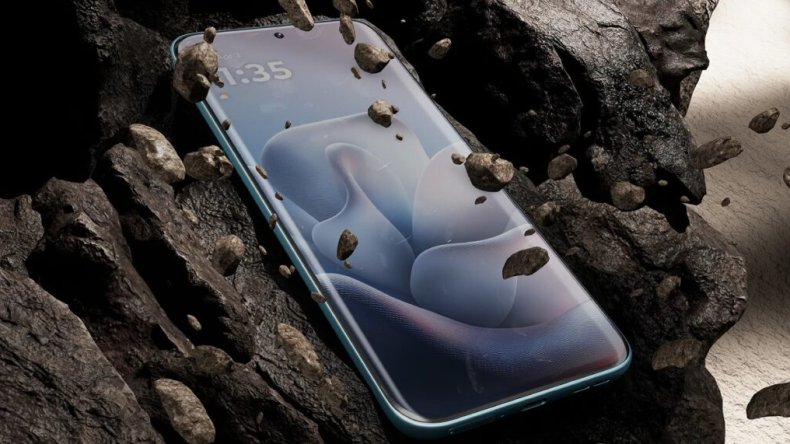 Motorola Edge 70 Fusion имеет два варианта процессора, в Индии есть более совершенный вариант с огромной батареей