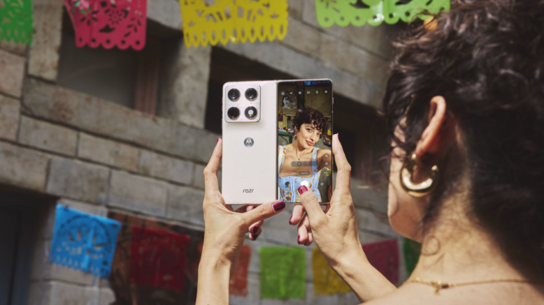 Складная камера Motorola Razr, протестированная DXOMARK: 164 балла Установили рекорд по складыванию