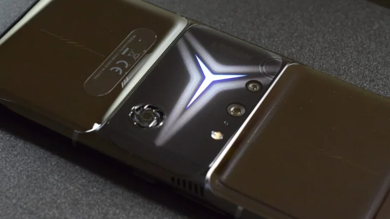 Неизданный игровой телефон Lenovo Legion, снятый в реальной жизни