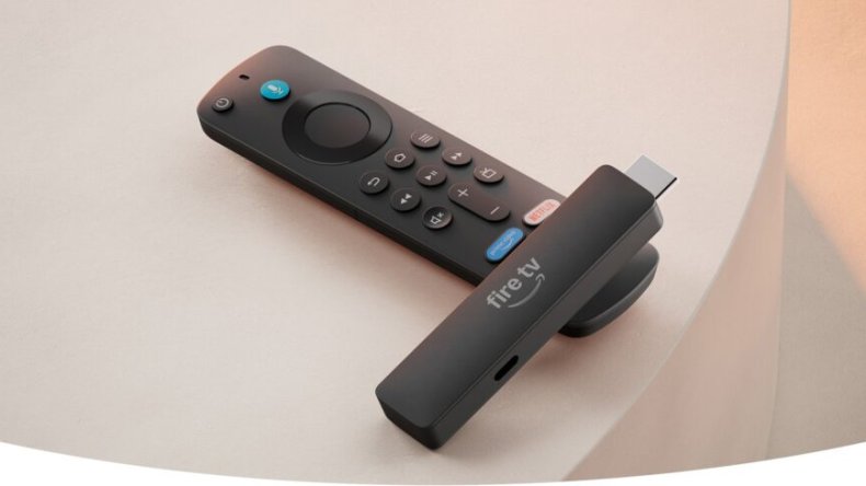 Amazon Fire TV Stick HD (2-го поколения) Обеспечивает на 30% более высокую производительность, поддержку HDR и эксклюзивную функцию Anime Hub