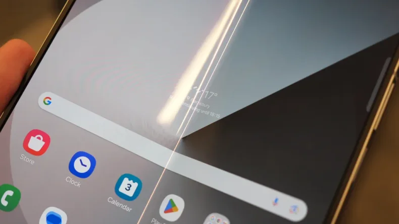 Galaxy Z Fold 9 может наконец скрыть складку на экране благодаря более толстому 60-микронному UTG