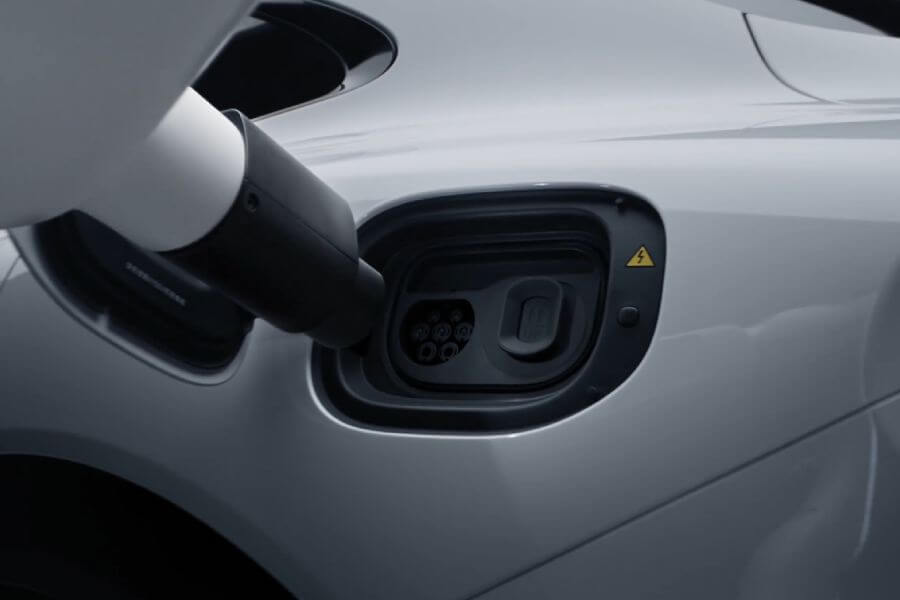 Xiaomi EV robotic arm for charging