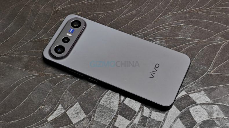 Утечка раскрыла варианты памяти, ОЗУ и цвета Vivo X300e