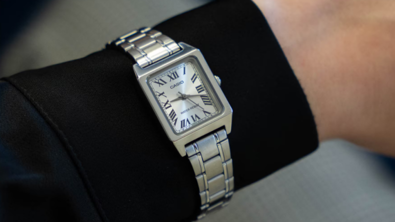 Casio представила три новые модели классических часов с кожаными и стальными ремешками