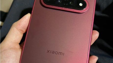 В сети появились первые живые фото Xiaomi 18 Fold с дизайном