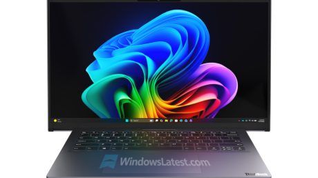 Lenovo показала ноутбук с экраном, раздвигающимся в стороны