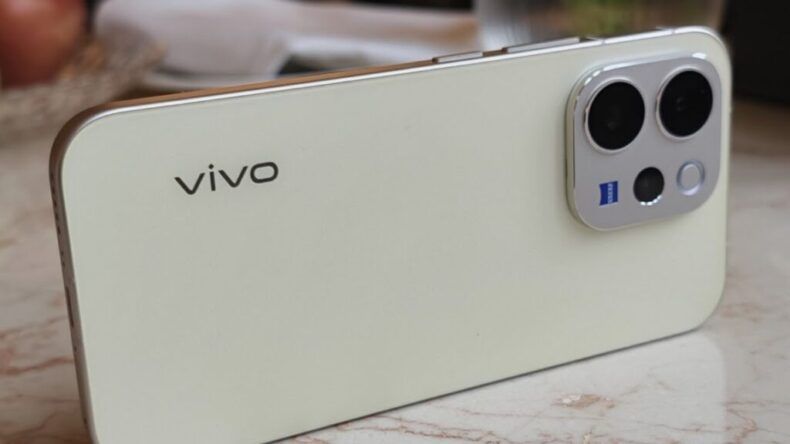 Vivo V80 скоро выйдет с батареей 7200 мА·ч и Android 17