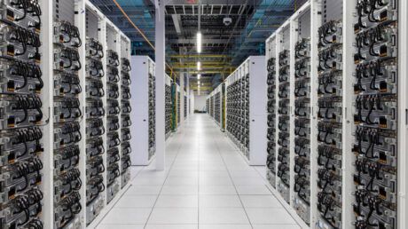 Samsung перераспределит мощности DRAM в пользу памяти для ИИ