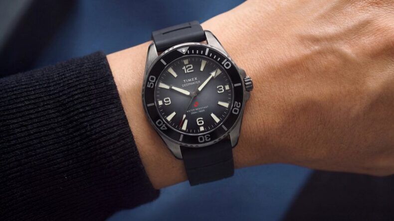 Timex выпустила в США две версии часов Deepwater Arctic 200
