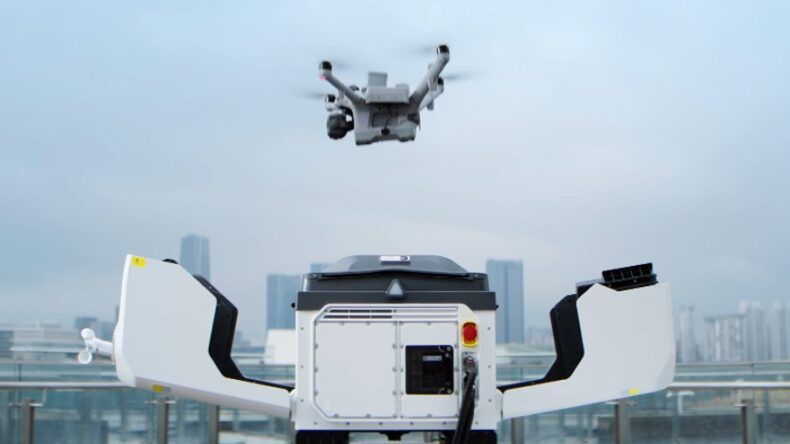 DJI представила дорогую док-станцию для быстрой смены батарей