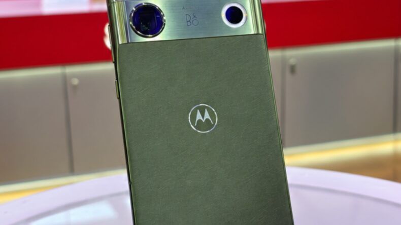 Motorola Signature 27 показали с улучшениями флагманского уровня