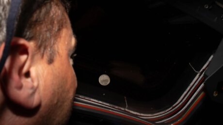 NASA показало рукописные заметки астронавтов миссии Artemis II
